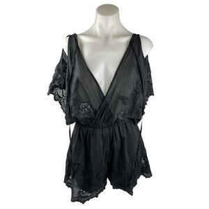 Astr the Label Black Floral Lace Sheer Short Sleeve V Neck Romper Jumpsuit Sz XS